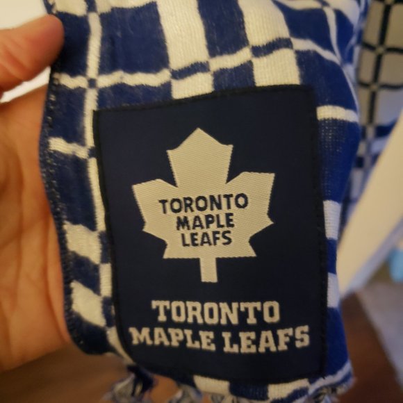 Toronto Maple Leafs Scarf - Picture 5 of 6
